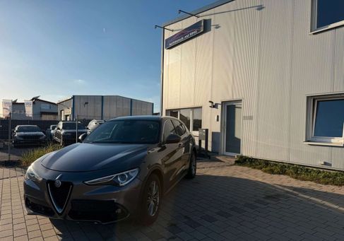 Alfa Romeo Stelvio, 2018 3