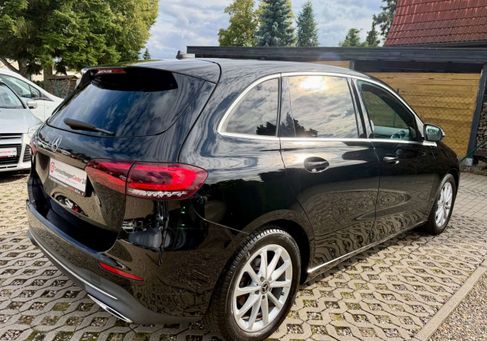 Mercedes-Benz B 180, 2019 3