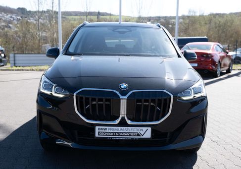 BMW 220, 2025