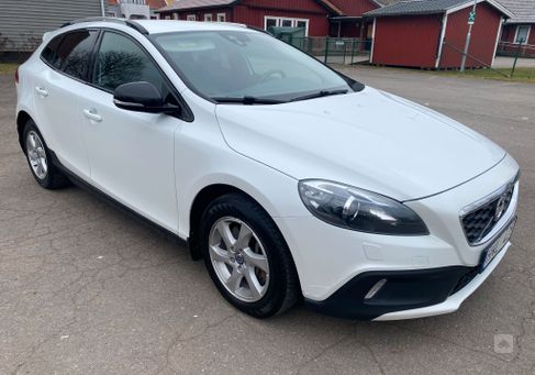 Volvo V40 Cross Country, 2014