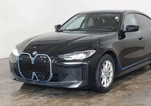 BMW i4, 2022 3