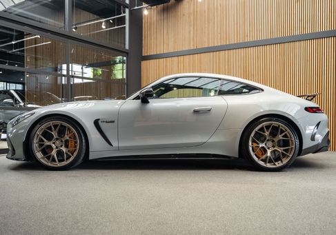 Mercedes-Benz AMG GT S, 2025