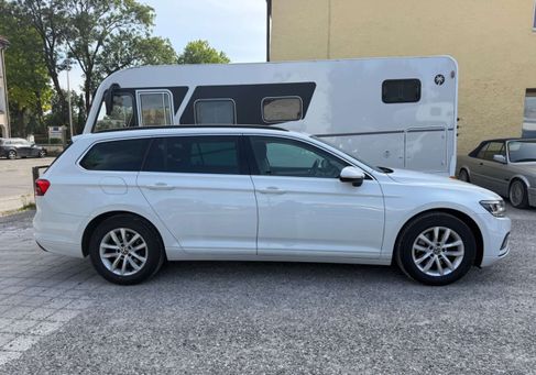 Volkswagen Passat Variant, 2023 3