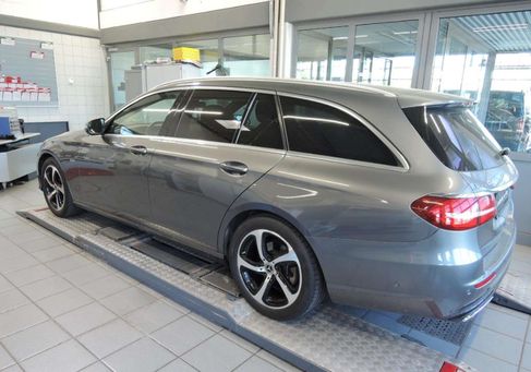 Mercedes-Benz E 220, 2020