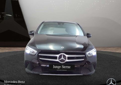 Mercedes-Benz B 180, 2022