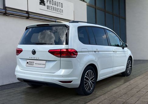 Volkswagen Touran, 2024 3