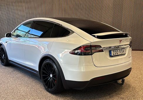 Tesla Model X, 2020