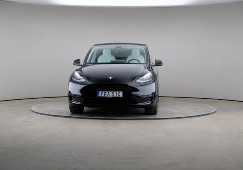 Tesla Model Y, 2023 3