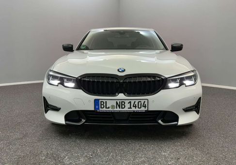 BMW 320, 2021
