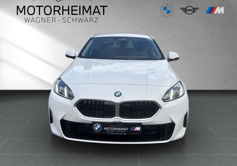 BMW 118, 2025 3