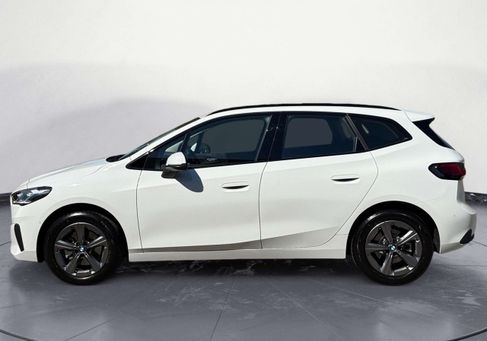 BMW 220, 2025