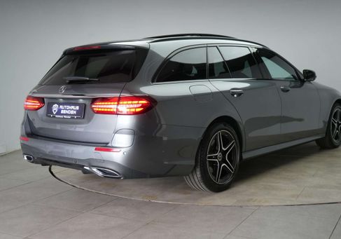 Mercedes-Benz E 300, 2022 3