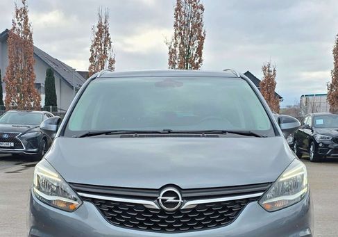 Opel Zafira, 2017