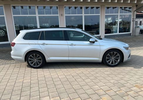 Volkswagen Passat Variant, 2022