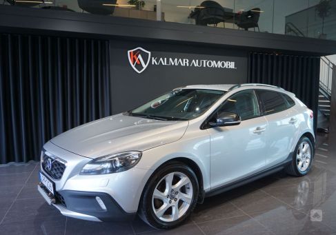 Volvo V40 Cross Country, 2015