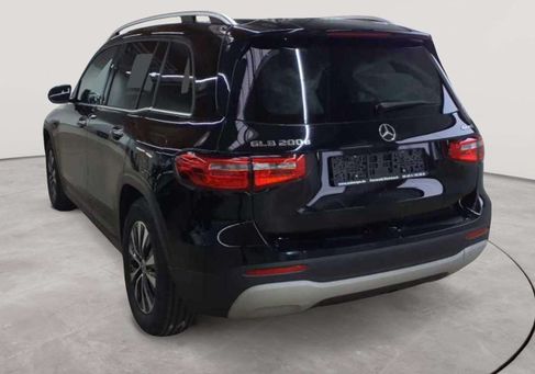 Mercedes-Benz GLB 200, 2023