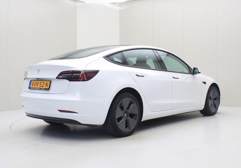 Tesla Model 3, 2022 3