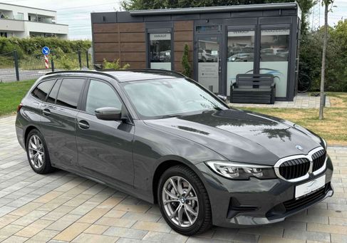 BMW 330, 2021
