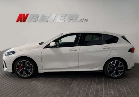 BMW 120, 2025