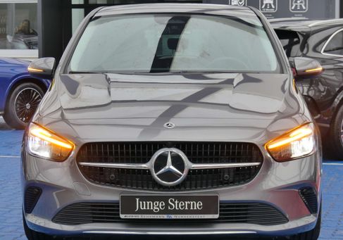 Mercedes-Benz B 180, 2024