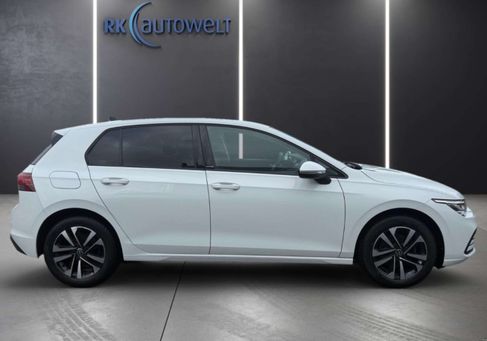 Volkswagen Golf, 2021 3