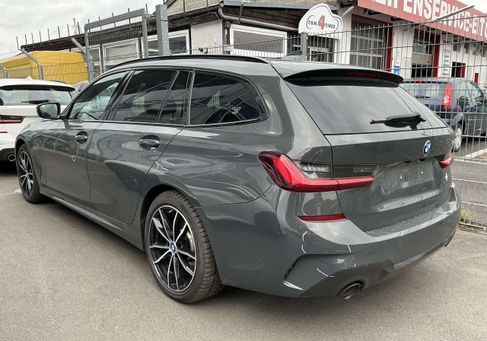 BMW 330, 2022