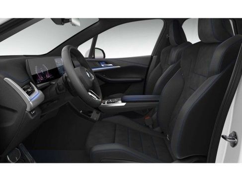 BMW 220, 2025 3