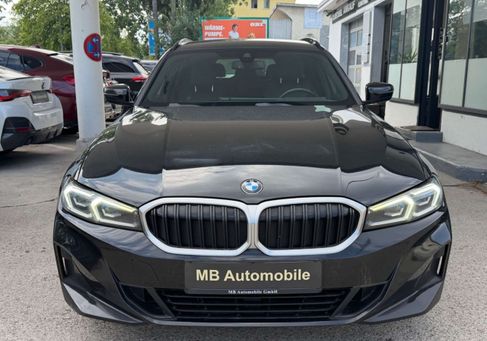 BMW 330, 2022