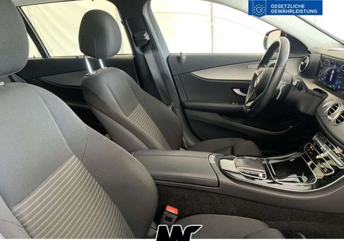 Mercedes-Benz E 300, 2021 3