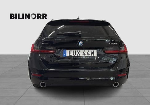 BMW 330, 2022