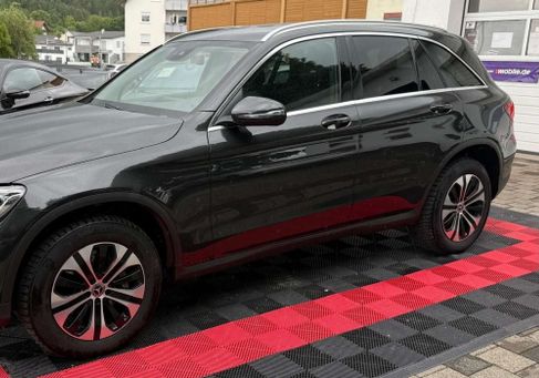 Mercedes-Benz GLC 300, 2022