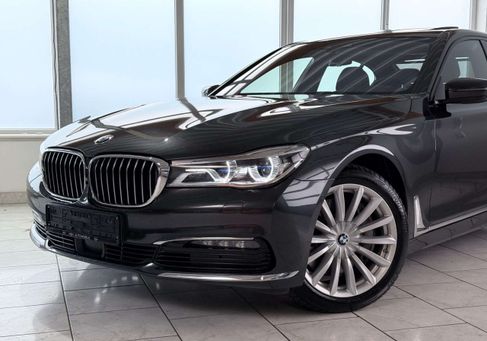 BMW 750, 2018