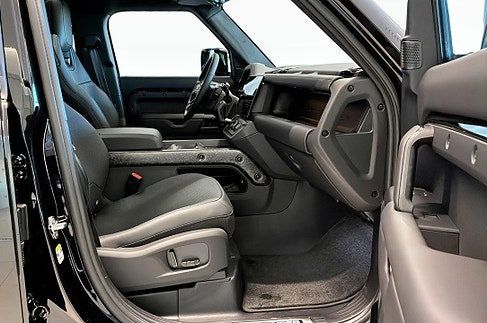 Land Rover Defender, 2026