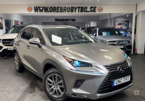 Lexus NX, 2021