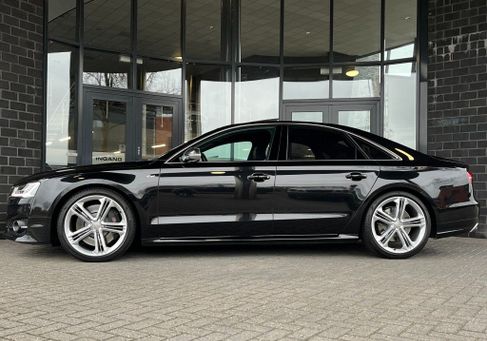 Audi S8, 2015
