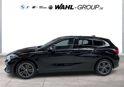 BMW 118, 2022