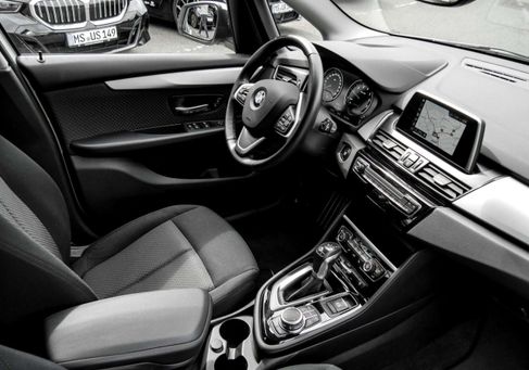 BMW 225, 2018