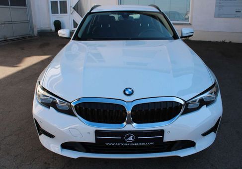BMW 330, 2021