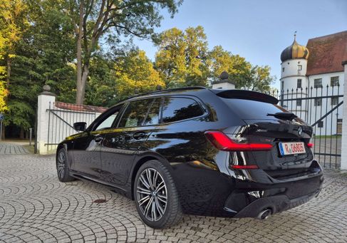 BMW 330, 2021