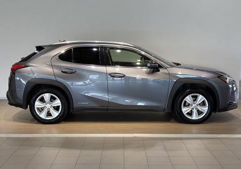 Lexus UX, 2019