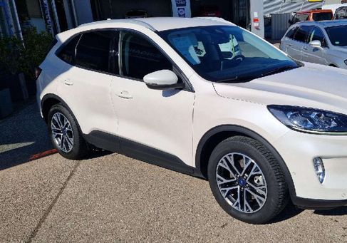 Ford Kuga, 2021