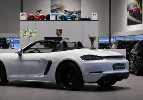 Porsche Boxster, 2023