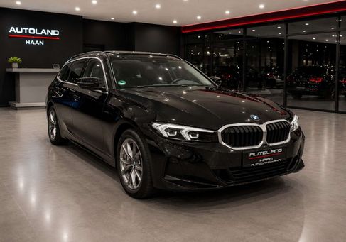 BMW 330, 2023