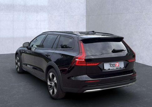 Volvo V60 Cross Country, 2023