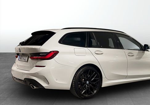 BMW 330, 2021