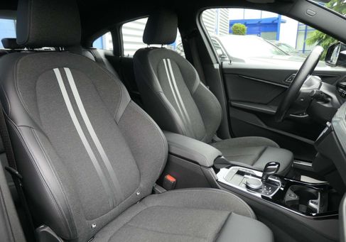 BMW 216, 2023