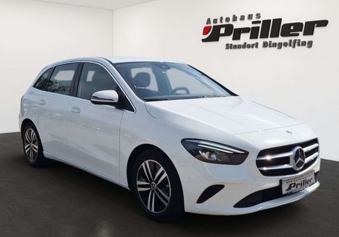 Mercedes-Benz B 220, 2022