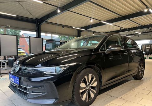 Volkswagen Golf, 2024