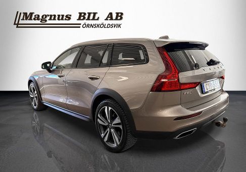 Volvo V60 Cross Country, 2022