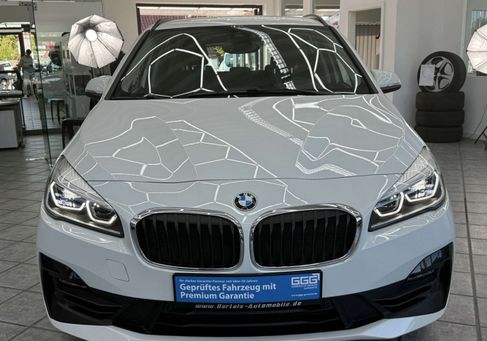 BMW 216, 2021